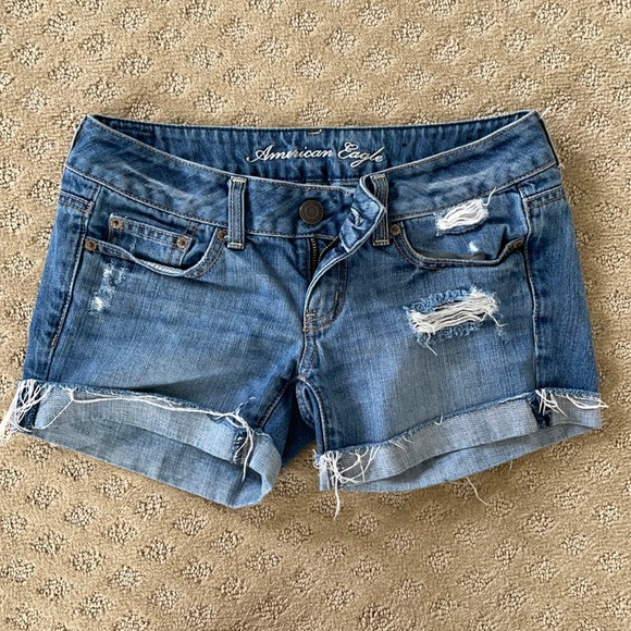 American Eagle Jean Shorts Size 0 - Picture 1 of 2